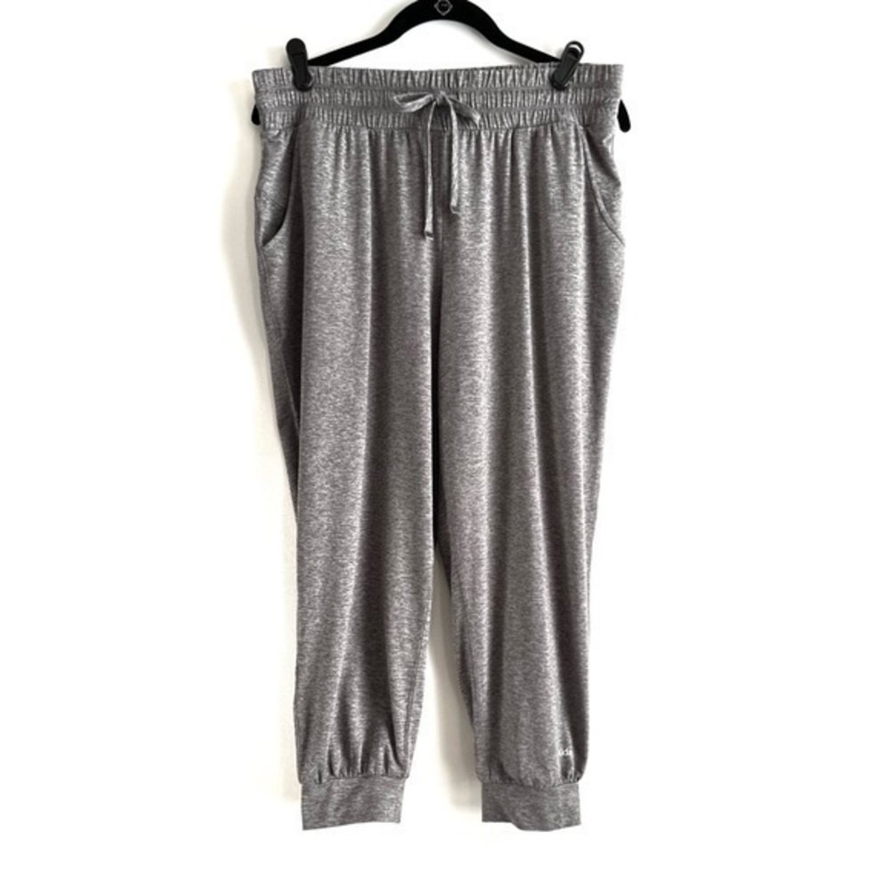 Zuda Heather Gray Z-Cool Cropped Joggers Size Small